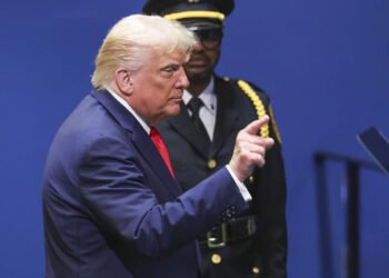 EE UU se asoma al abismo del cierre del Gobierno tras una infructuosa reunión entre Trump y los líderes demócratas