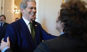 Estados Unidos anuncia que hará “lo que sea necesario para apoyar a Argentina”