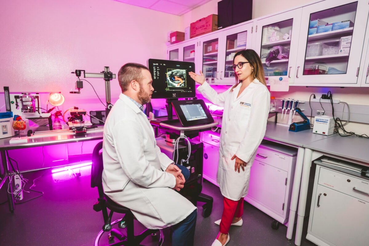 Científicos crearon una IA que busca prevenir infartos oyendo los latidos