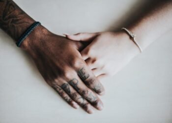 Un estudio mostró evidencia de que las personas con trastornos psiquiátricos tienden a elegir parejas con diagnósticos similares