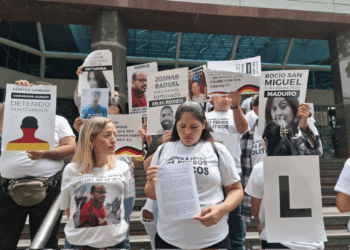 Familiares de presos políticos manifestaron frente a la Embajada de Alemania en Caracas
