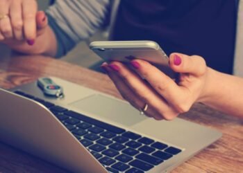 61 % de las jóvenes venezolanas sufrió o conoce a alguna víctima de violencia digital contra las mujeres