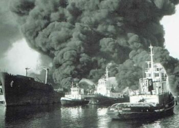 Petro sospecha que el ataque de Estados Unidos a la lancha se produjo en aguas de Trinidad y Tobago y le pide recuperar los cadáveres