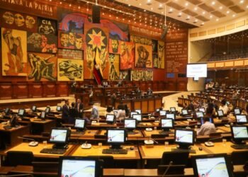 Presidente de Ecuador firmó decreto que “denuncia en todo su contenido” el Estatuto Migratorio firmado con Venezuela