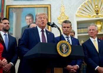 Trump dijo que EE UU atacó una segunda embarcación con tres presuntos narcotraficantes de Venezuela