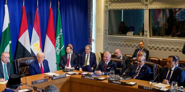 Trump presenta un plan de paz para Gaza que prevé la rendición de Hamás y un Gobierno supervisado por él