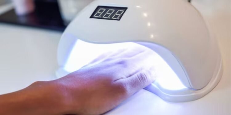 Los componentes de esmaltes semipermanentes que la UE prohibió por el riesgo de cáncer e infertilidad 