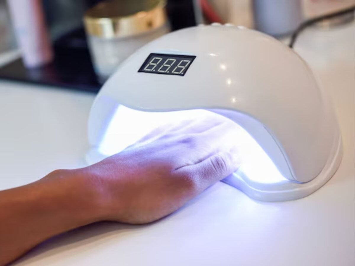 Los componentes de esmaltes semipermanentes que la UE prohibió por el riesgo de cáncer e infertilidad 