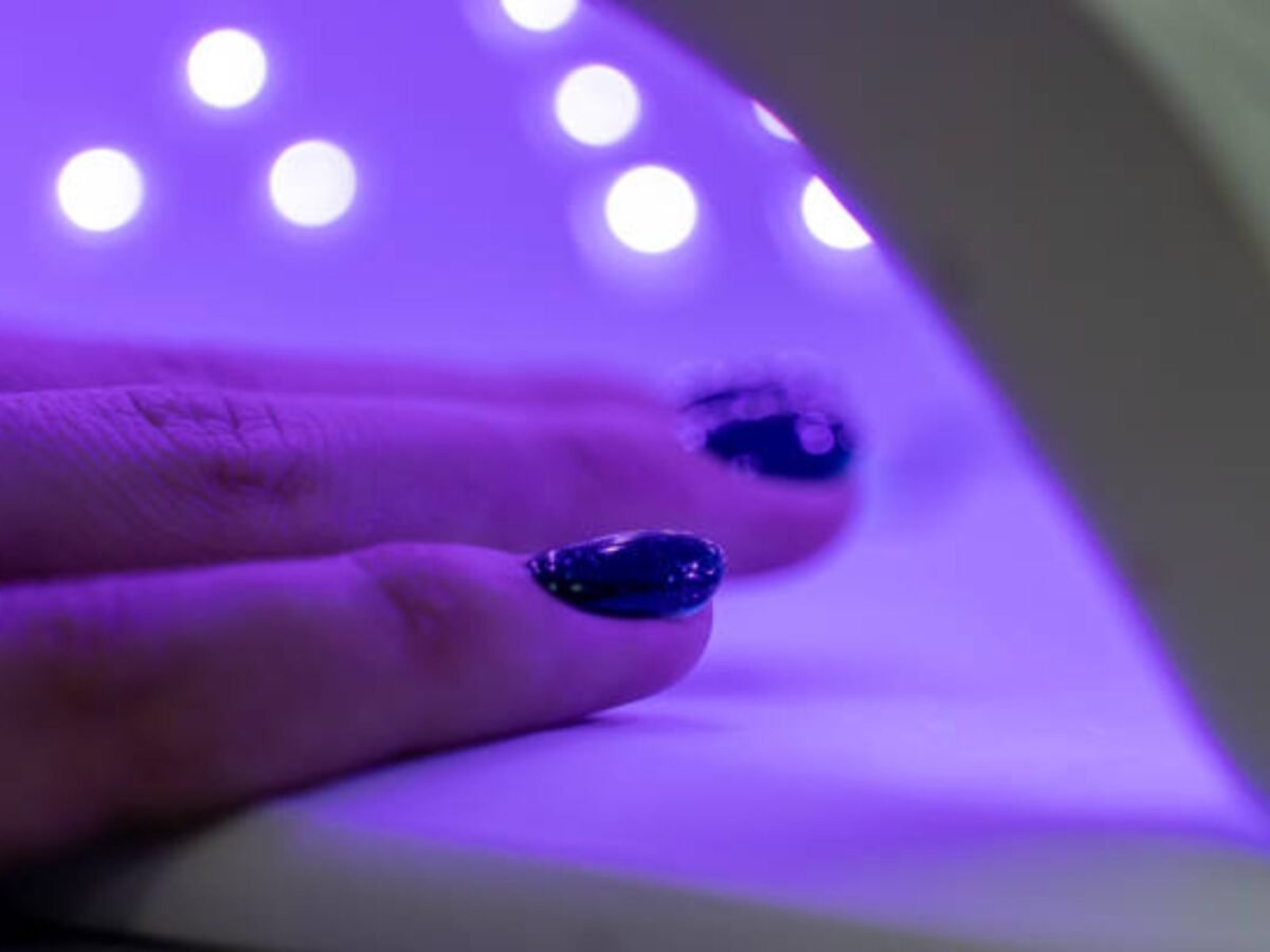 Los componentes de esmaltes semipermanentes que la UE prohibió por el riesgo de cáncer e infertilidad 