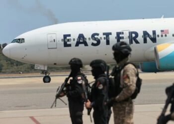 Llegó un avión con 300 venezolanos repatriados desde EE UU
