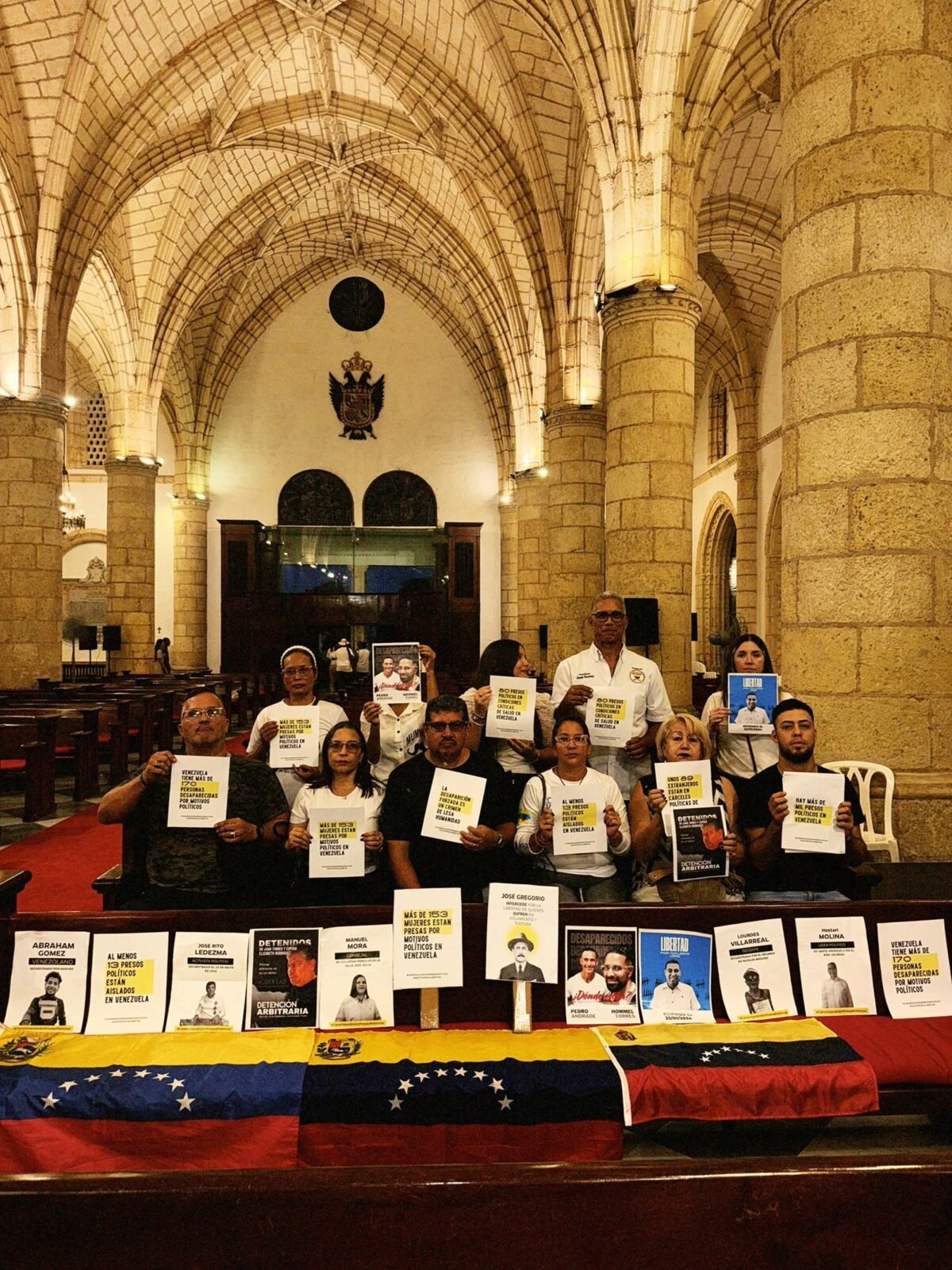 En imágenes: venezolanos en el exterior pidieron por una “canonización sin presos políticos” en Venezuela