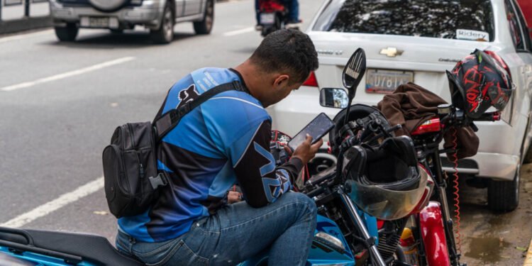 Alcaldía de Chacao implementó un plan piloto de estacionamientos para motos en calles del municipio 