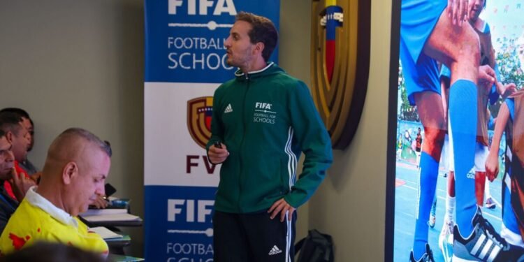 El programa “Fútbol para las escuelas” de la FIFA llegará a 500 centros educativos en Venezuela