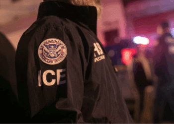 Apple retiró una aplicación para rastrear agentes migratorios de ICE por supuestas presiones