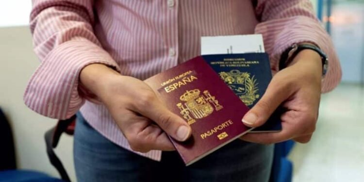 2 de cada 3 inmigrantes regularizados en España por arraigo son latinoamericanos