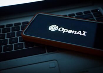 PayPal firmó un acuerdo con OpenAI: su billetera digital llegará a ChatGPT en 2026
