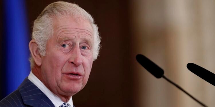 El rey Carlos III retira todos los títulos a Andrés y lo elimina del registro oficial de la nobleza