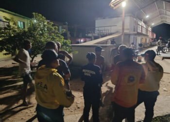 Rescataron a cinco personas de una embarcación que quedó a la deriva en Cuyagua