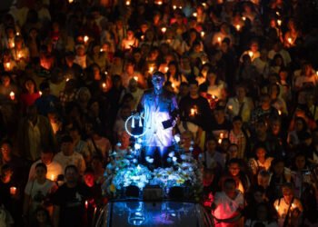 Devotos honraron a José Gregorio Hernández y Carmen Rendiles en una ruta nocturna