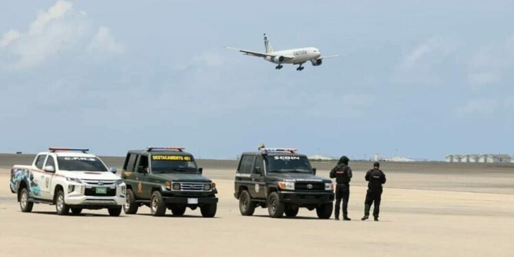 Arribó un vuelo con 197 venezolanos repatriados desde EE UU