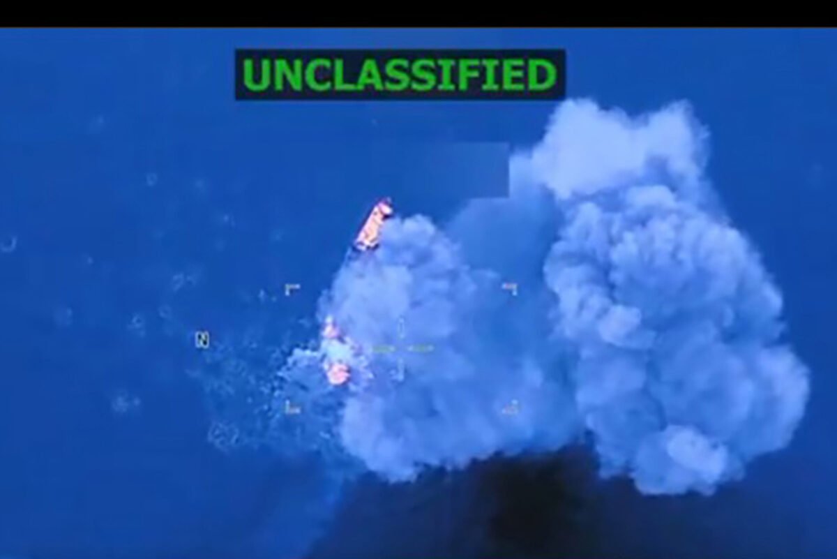 EE UU aseguró que atacó una embarcación en el mar Caribe y mató a seis personas a bordo