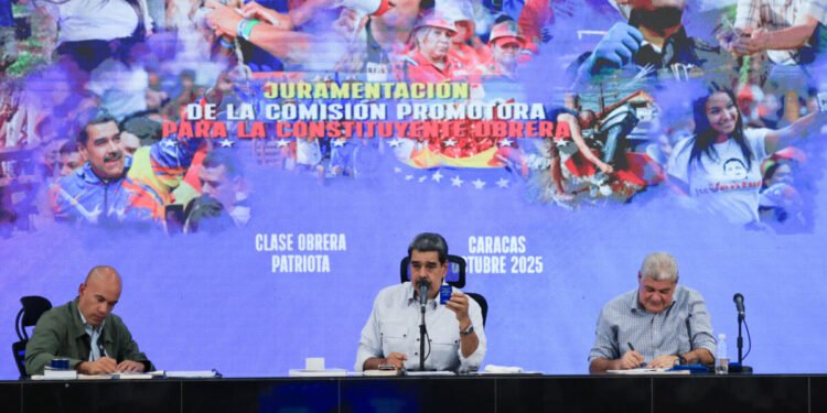 Maduro ordenó nuevos ejercicios militares en las costas de Venezuela ante el despliegue de EE UU en el Caribe