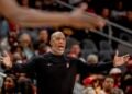 El FBI detuvo a un entrenador y un jugador de la NBA vinculados con apuestas ilegales 