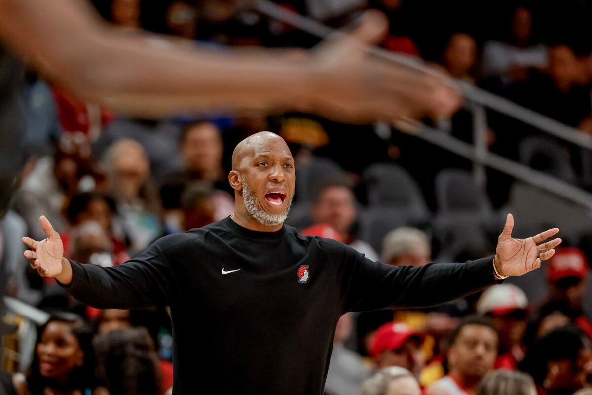 El FBI detuvo a un entrenador y un jugador de la NBA vinculados con apuestas ilegales