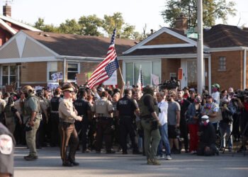 Chicago, convertida en “zona de guerra” por el terror migratorio