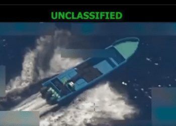 EE UU aseguró que atacó una embarcación en el mar Caribe y mató a seis personas a bordo