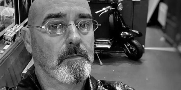 El guitarrista de Oasis Paul Arthurs reveló que padece cáncer de próstata