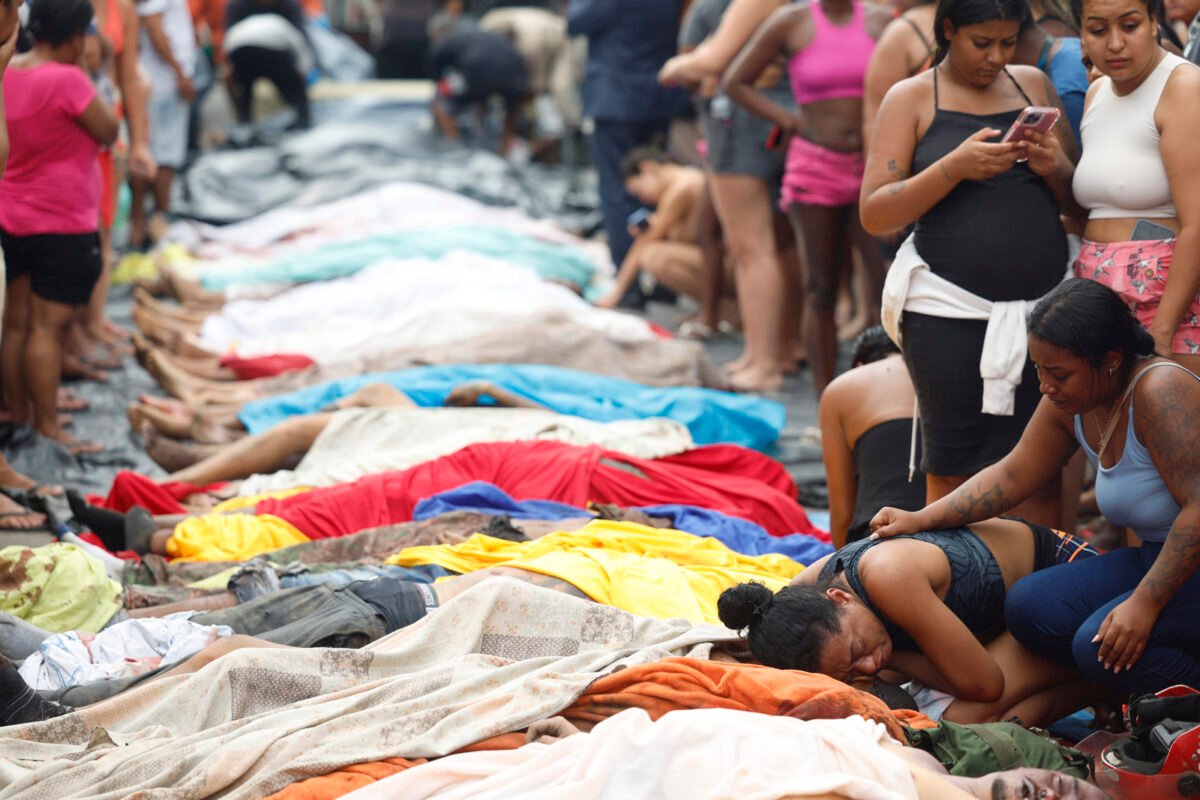 Hallaron 40 cadáveres en favelas tras operativo policial en Río de Janeiro