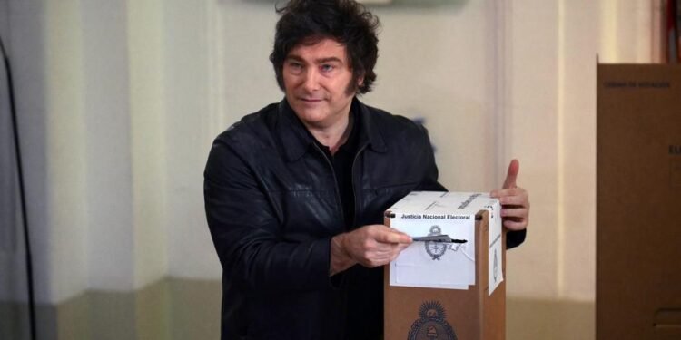 Milei gana las elecciones legislativas en Argentina con más del 40% de los votos