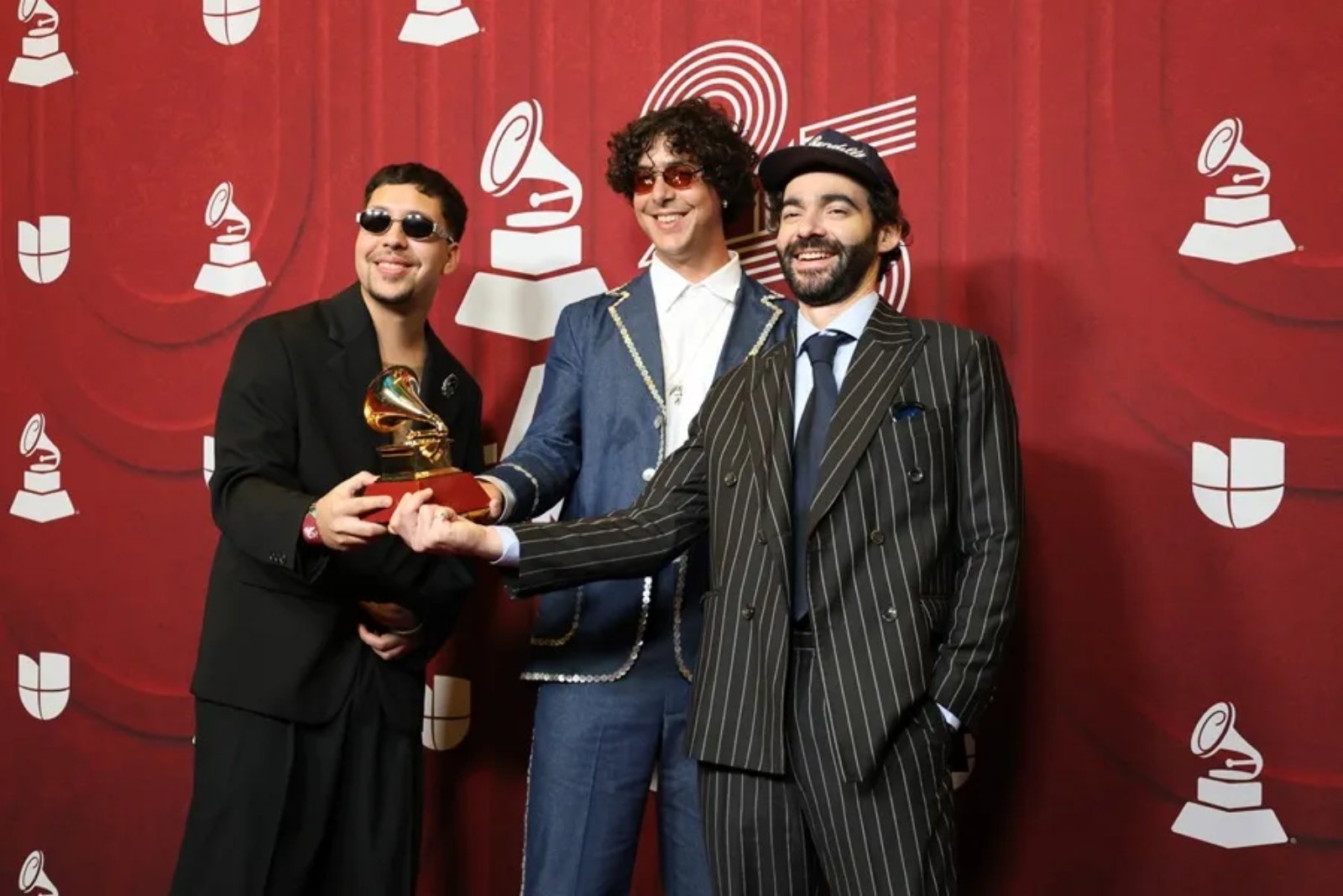 Los cantantes más premiados de 2024: Karol G y Bad Bunny entre los más destacados