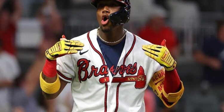 Ronald Acuña Jr. fue galardonado con el premio del Regreso del Año de las Grandes Ligas