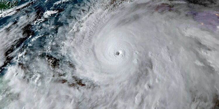 Última hora del huracán ‘Melissa’, en directo | ‘Melissa’ toca tierra en el suroeste de Jamaica como un poderoso huracán de categoría 5