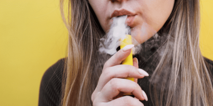 Identificaron la formación de sustancias tóxicas durante el vapeo