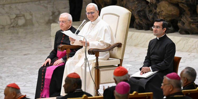 El papa León XIV pide buscar el diálogo para resolver las tensiones entre EE UU y Venezuela