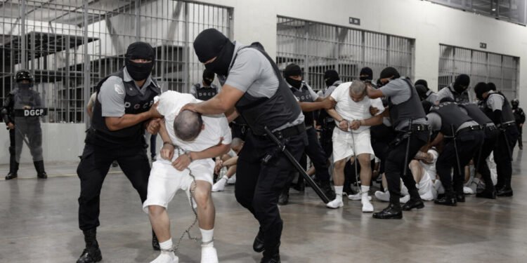 #TeExplicamos | Cronología de la tensión: así ha escalado el conflicto entre EE UU y Venezuela desde la llegada de Trump