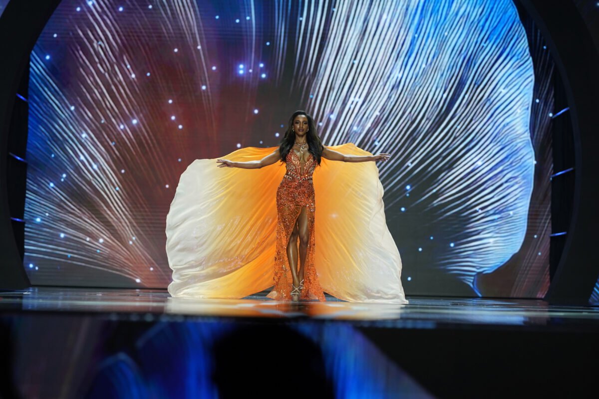 Miss Jamaica Gabrielle Henry permanece en cuidados intensivos tras caída en el Miss Universo 2025
