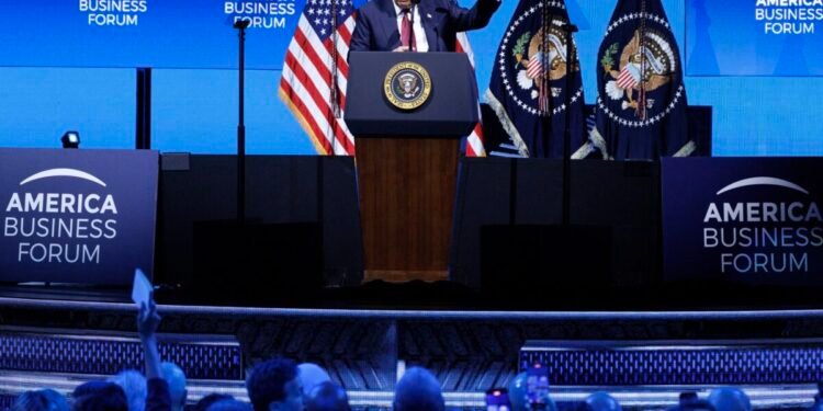 Trump afirmó que bombardeos contra «carteles terroristas» no se limitan solo a Venezuela