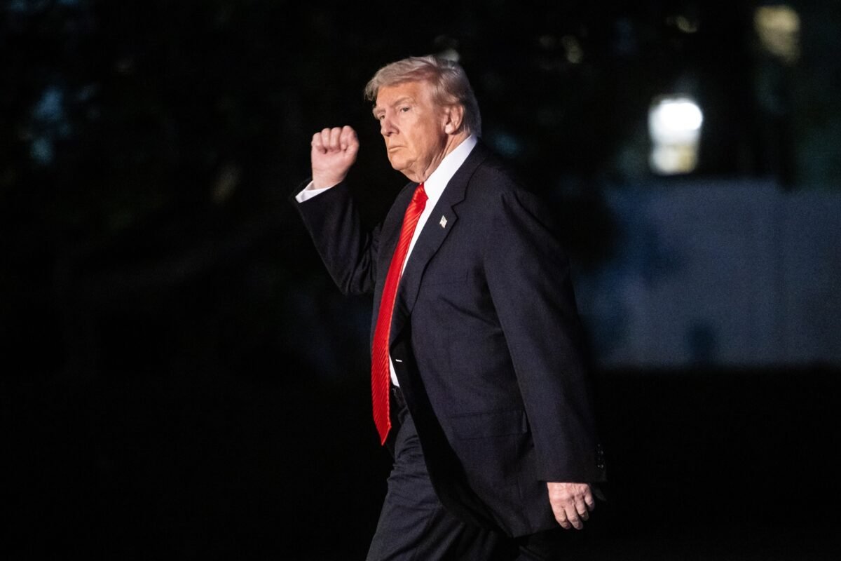 Trump dice "no creer" que EE UU vaya a la guerra con Venezuela, pero elude hablar de planes