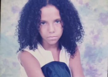 Madre de niña desaparecida en deslave de Vargas difundió retrato con IA tras reportes de ubicación