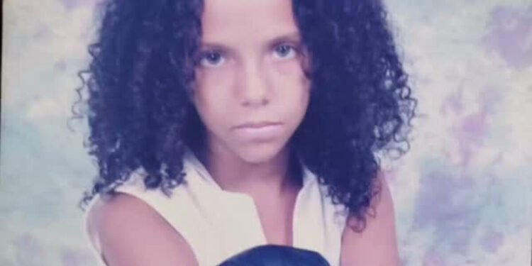 Madre de niña desaparecida en deslave de Vargas difundió retrato con IA tras reportes de ubicación