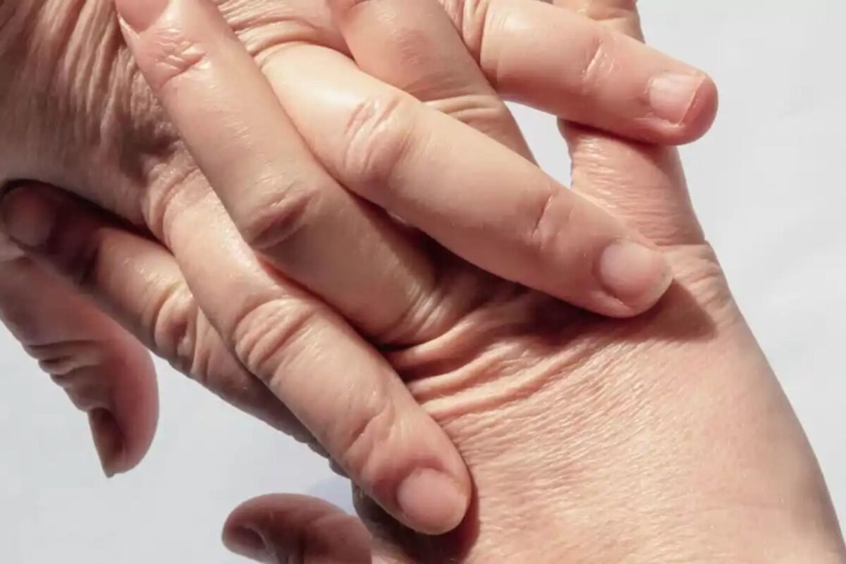 ¿Qué dice la ciencia sobre crujir los nudillos de las manos?