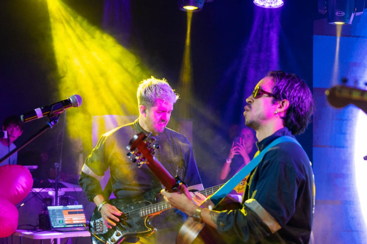 Okills encendió Caracas con un viaje emocional por los 10 años de América Supersónica