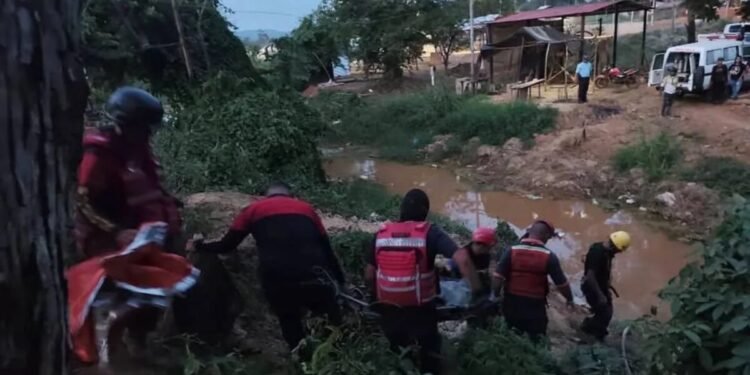 Un muerto y dos heridos dejó el colapso de una mina en Bolívar