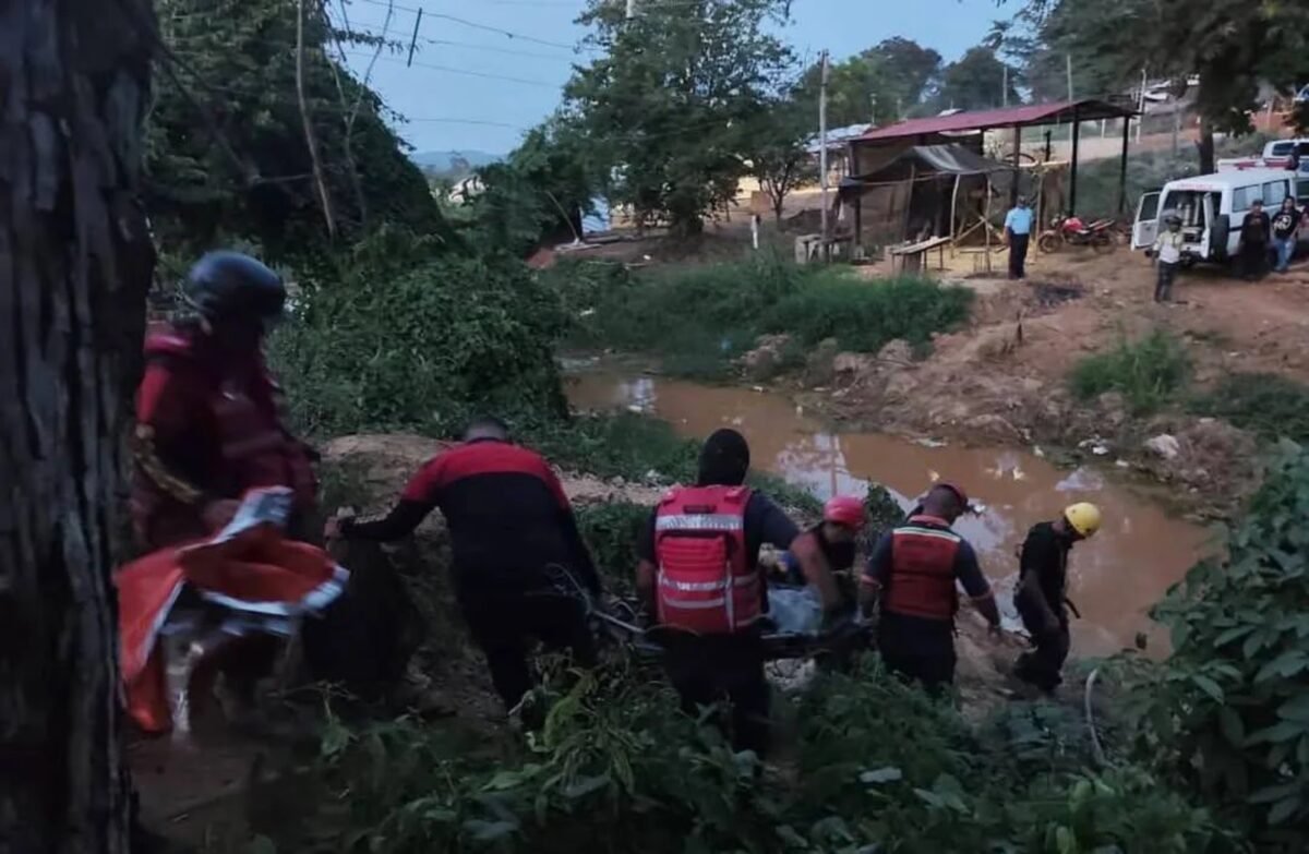Un muerto y dos heridos dejó el colapso de una mina en Bolívar