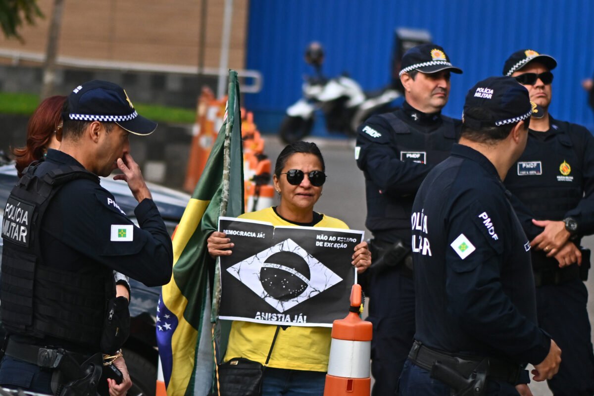 Bolsonaro salió de la prisión domiciliaria para un procedimiento ambulatorio
