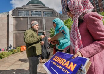 Cien mil voluntarios y un millón de puertas tocadas: la histórica campaña de Zohran Mamdani para la alcaldía de Nueva York
